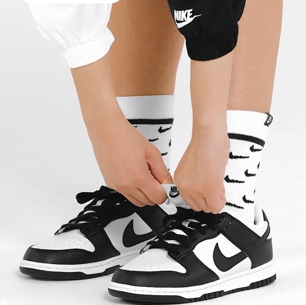 Nike Dunk Low 🖤🤍