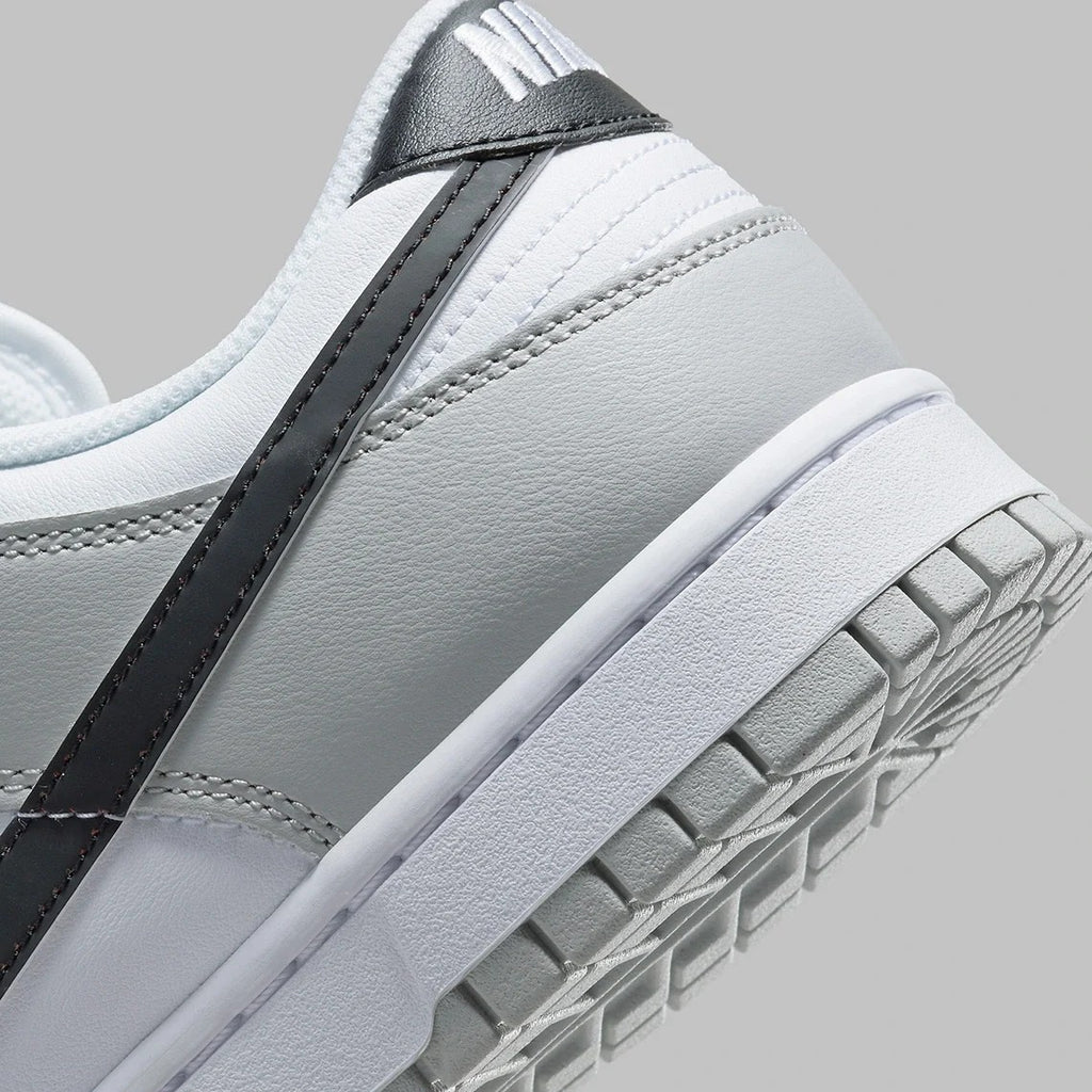 Nike Dunk Low 🩶🤍