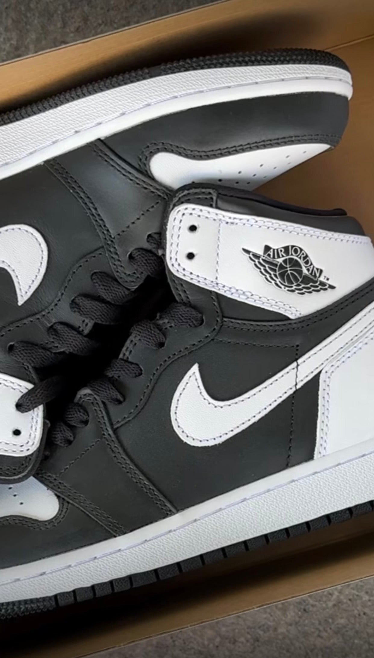 Jordan one Black and white