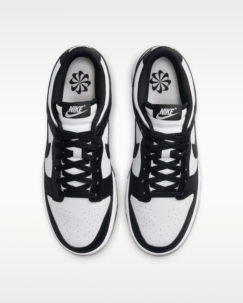 Nike Dunk Low 🖤🤍
