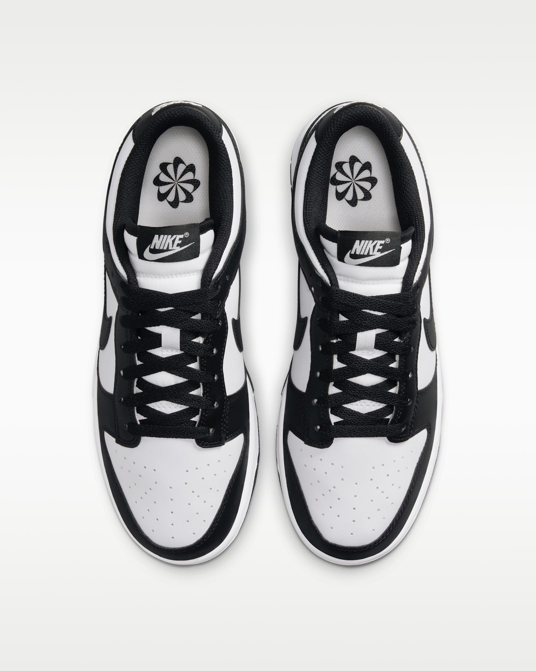 Nike Dunk Low 🖤🤍