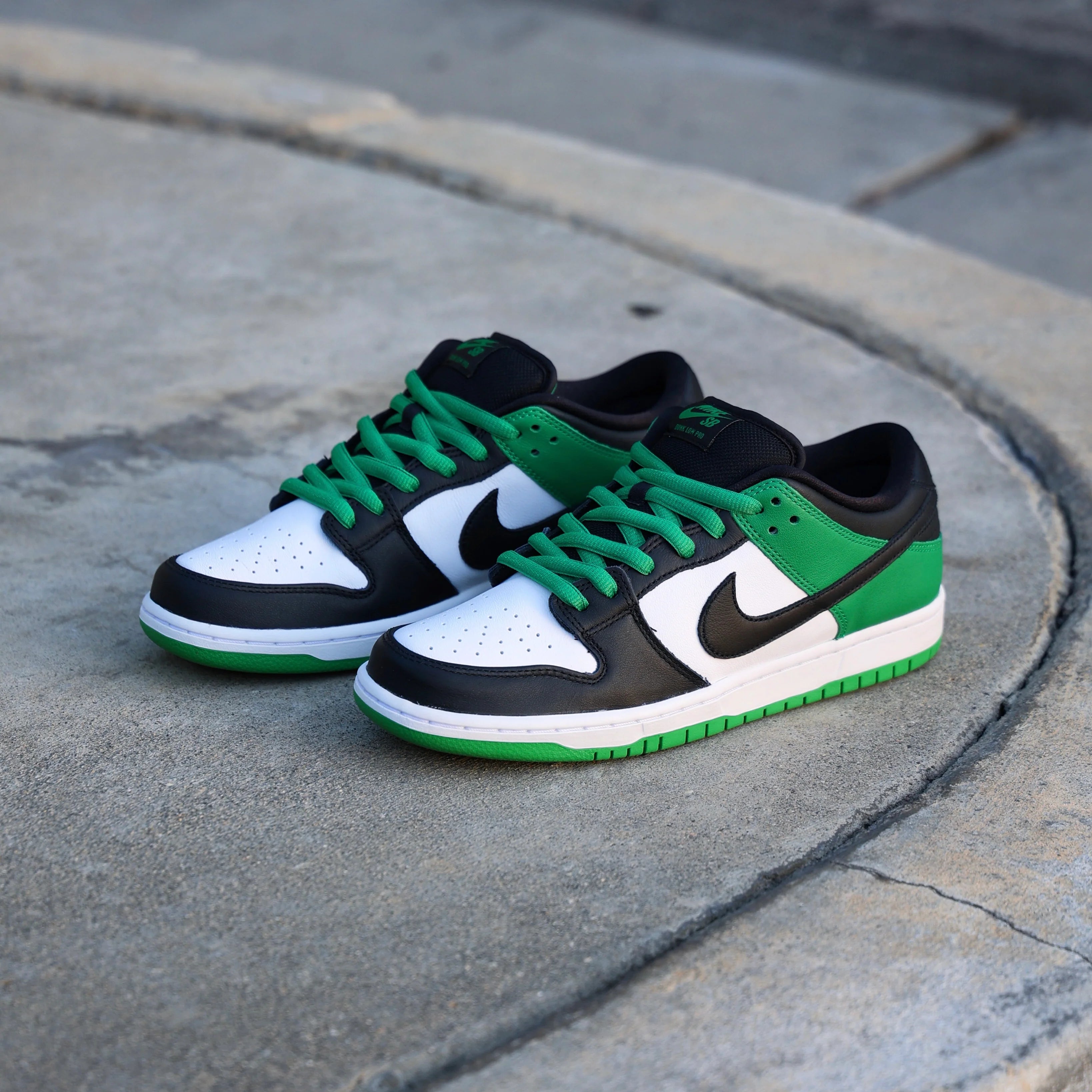 NIKE SB DUNK LOW GREEN